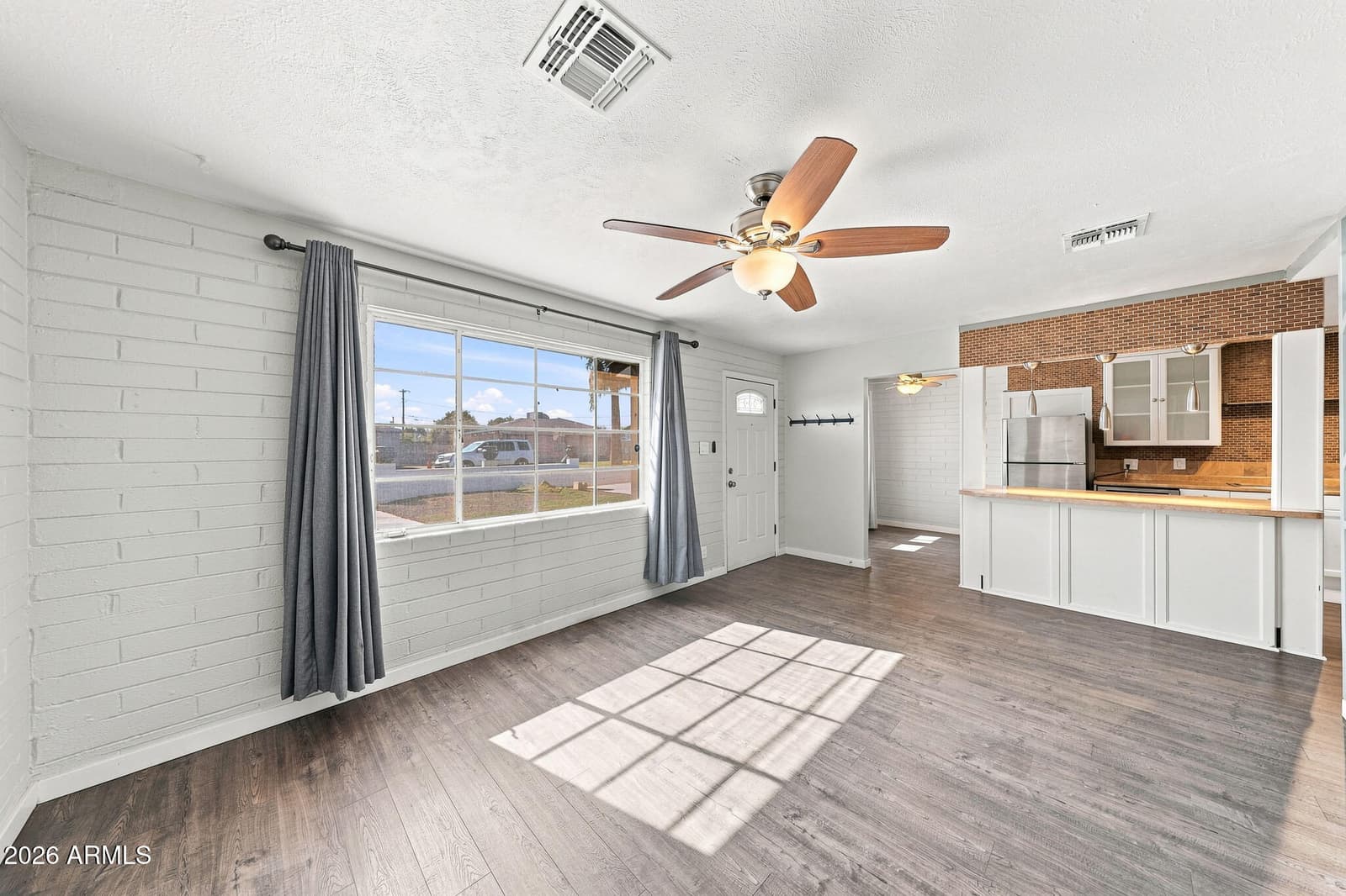 10223 N 17th Drive, Phoenix, AZ 85021 — photo 7 of 46