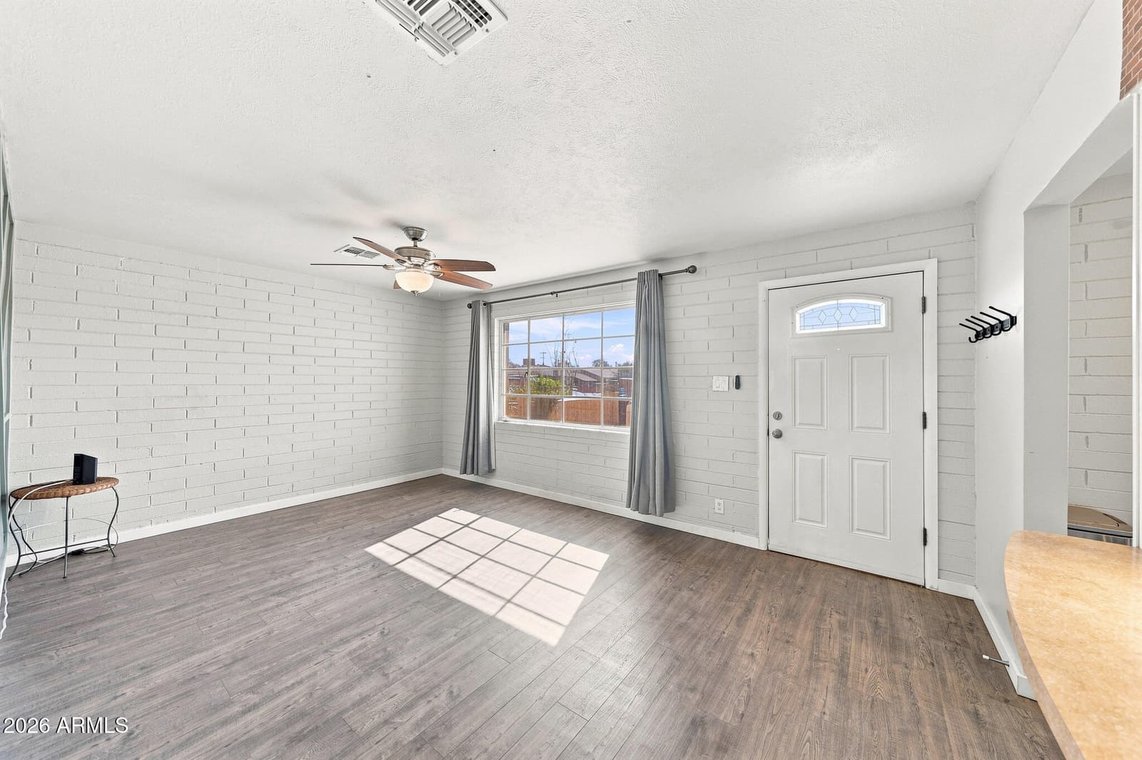 10223 N 17th Drive, Phoenix, AZ 85021 — photo 9 of 46