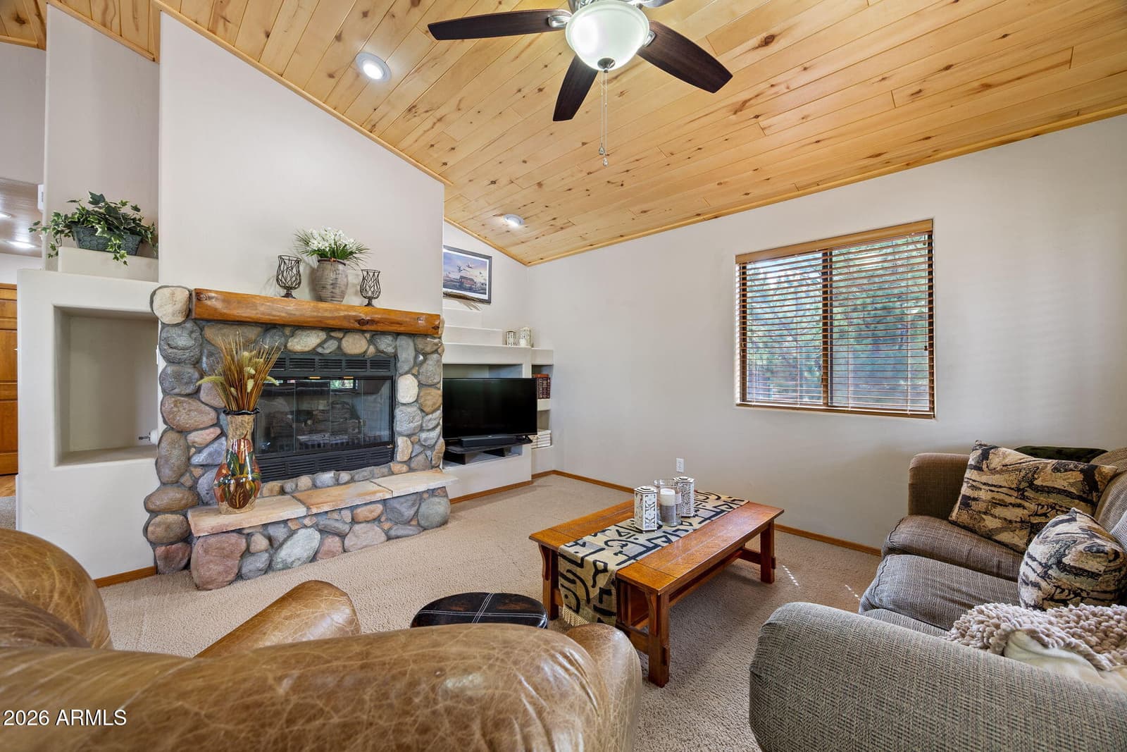 2327 S Buffalo Loop, Overgaard, AZ 85933 — photo 6 of 29
