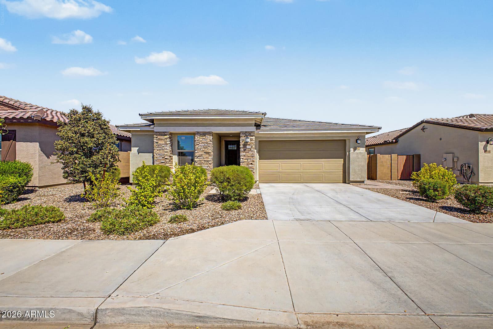 537 S Pheasant Drive, Gilbert, AZ 85296 — photo 1 of 39