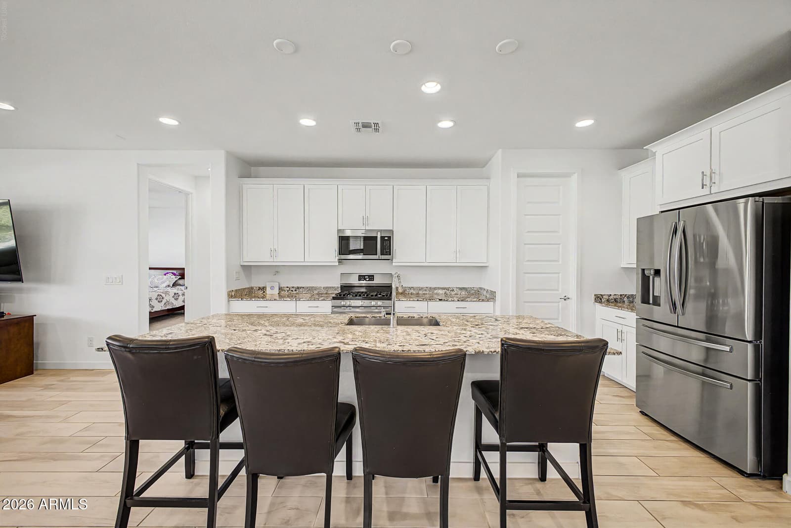 537 S Pheasant Drive, Gilbert, AZ 85296 — photo 12 of 39