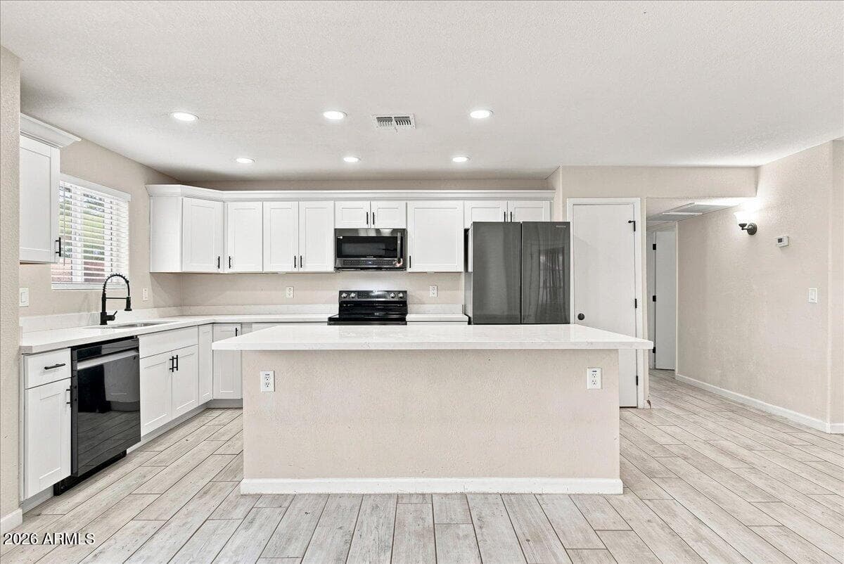 453 W McLellan Road, Mesa, AZ 85201 — photo 5 of 33