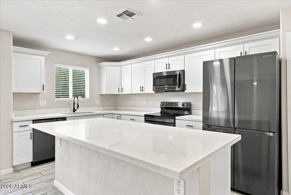453 W McLellan Road, Mesa, AZ 85201 — photo 6 of 33