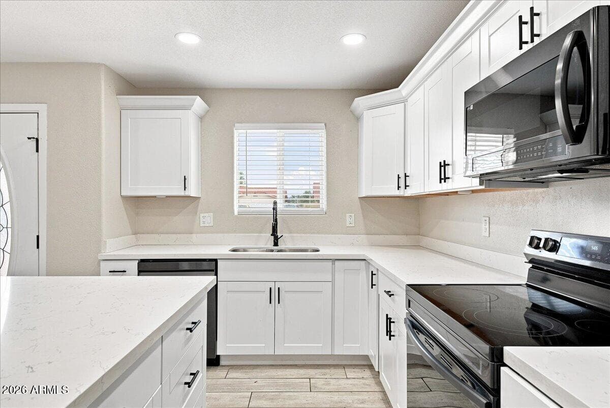453 W McLellan Road, Mesa, AZ 85201 — photo 7 of 33