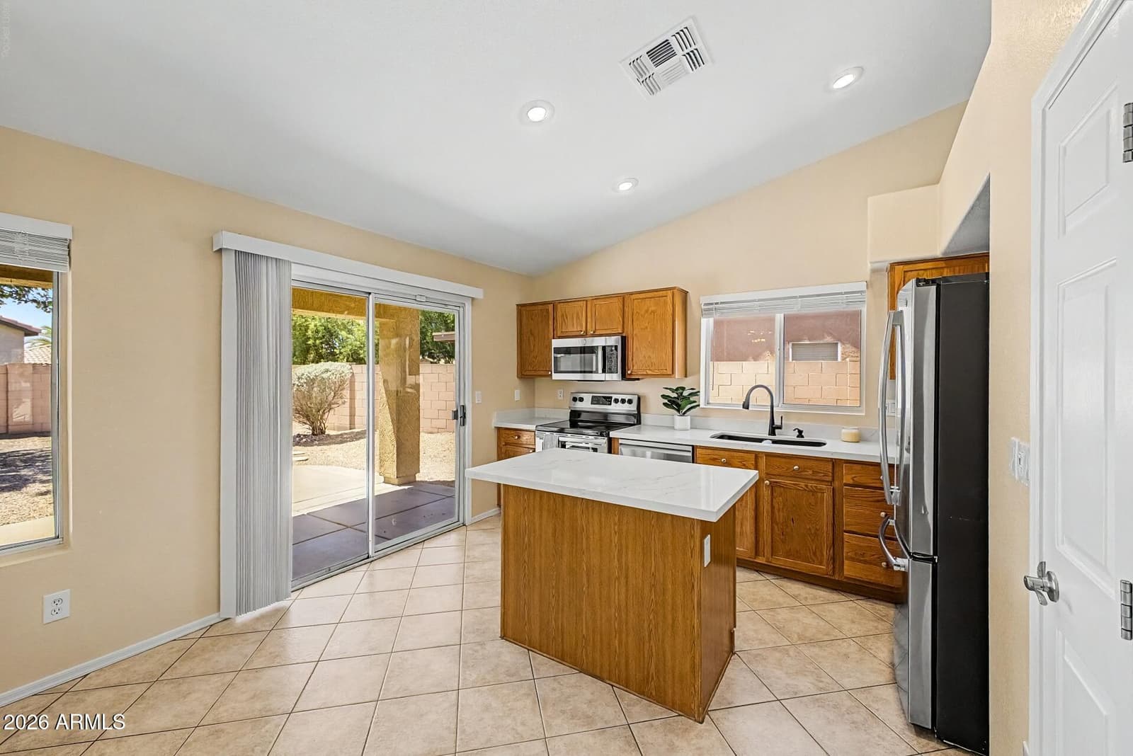 760 S Del Rancho, Mesa, AZ 85208 — photo 11 of 35