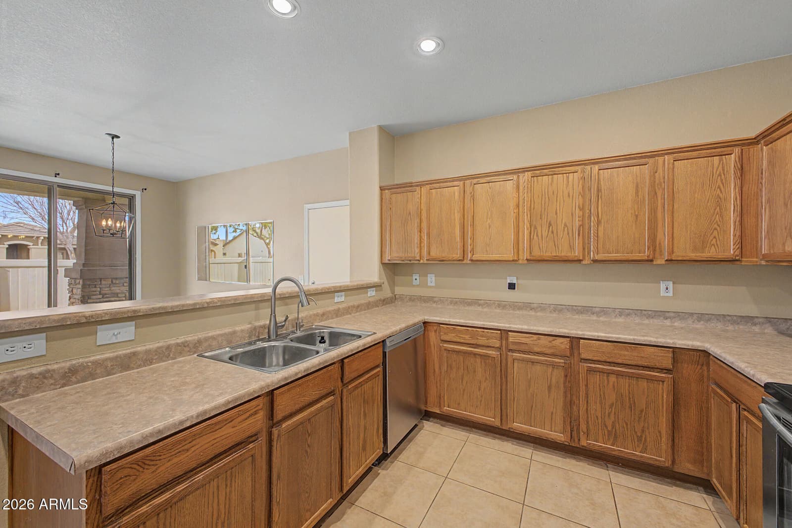3891 E Kent Avenue, Gilbert, AZ 85296 — photo 9 of 34