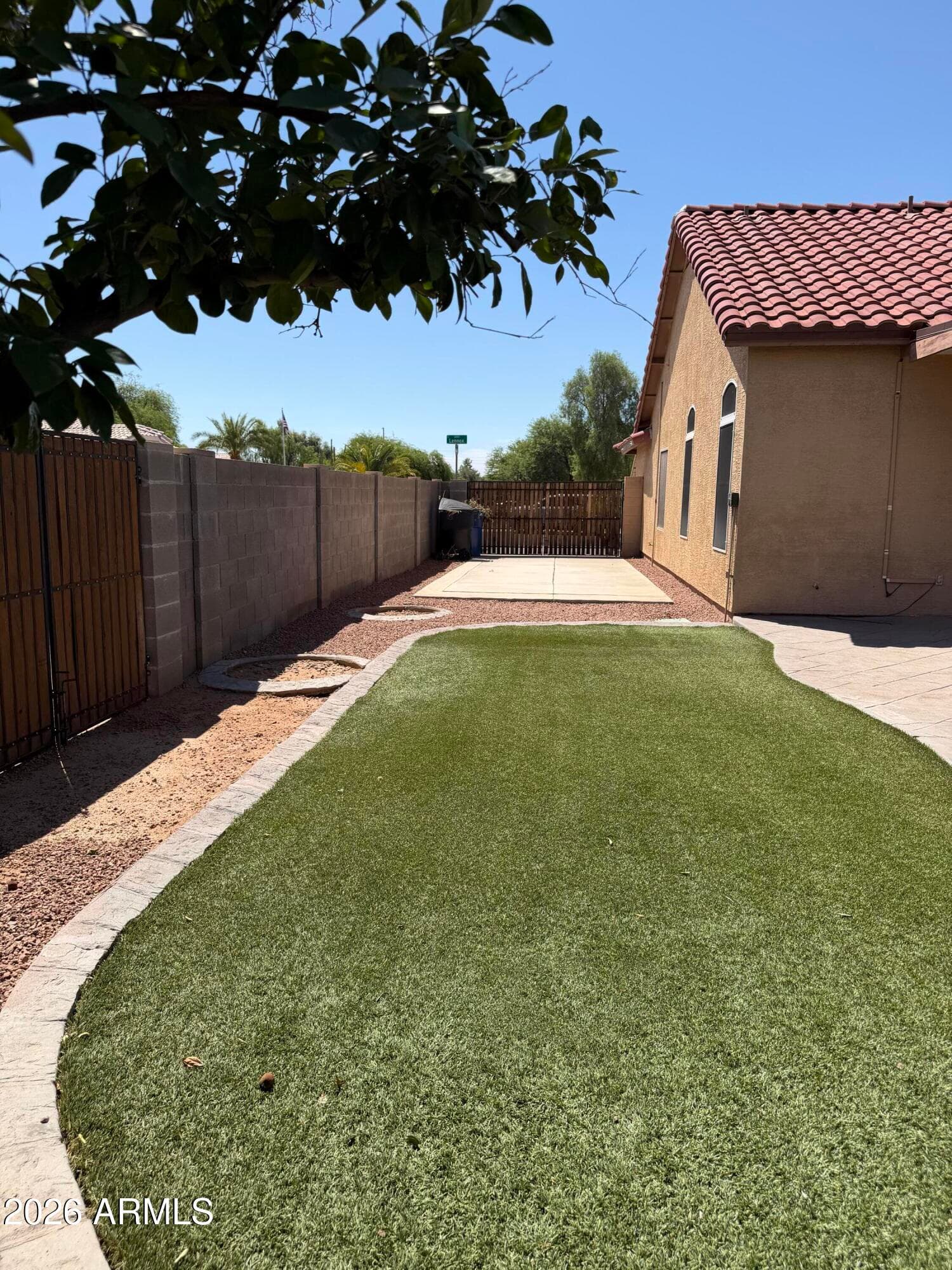 2443 S Lennox, Mesa, AZ 85209 — photo 4 of 10