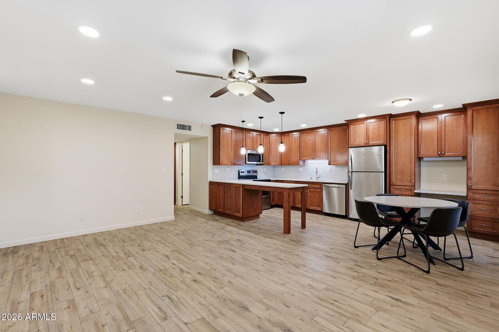 5525 E Thomas Road C2, Phoenix, AZ 85018 — photo 3 of 26