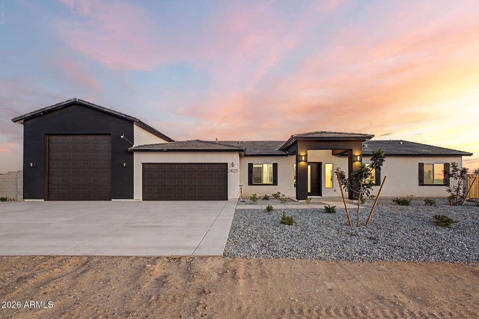 24025 W Beacon Lane, Wittmann, AZ 85361 — photo 2 of 63