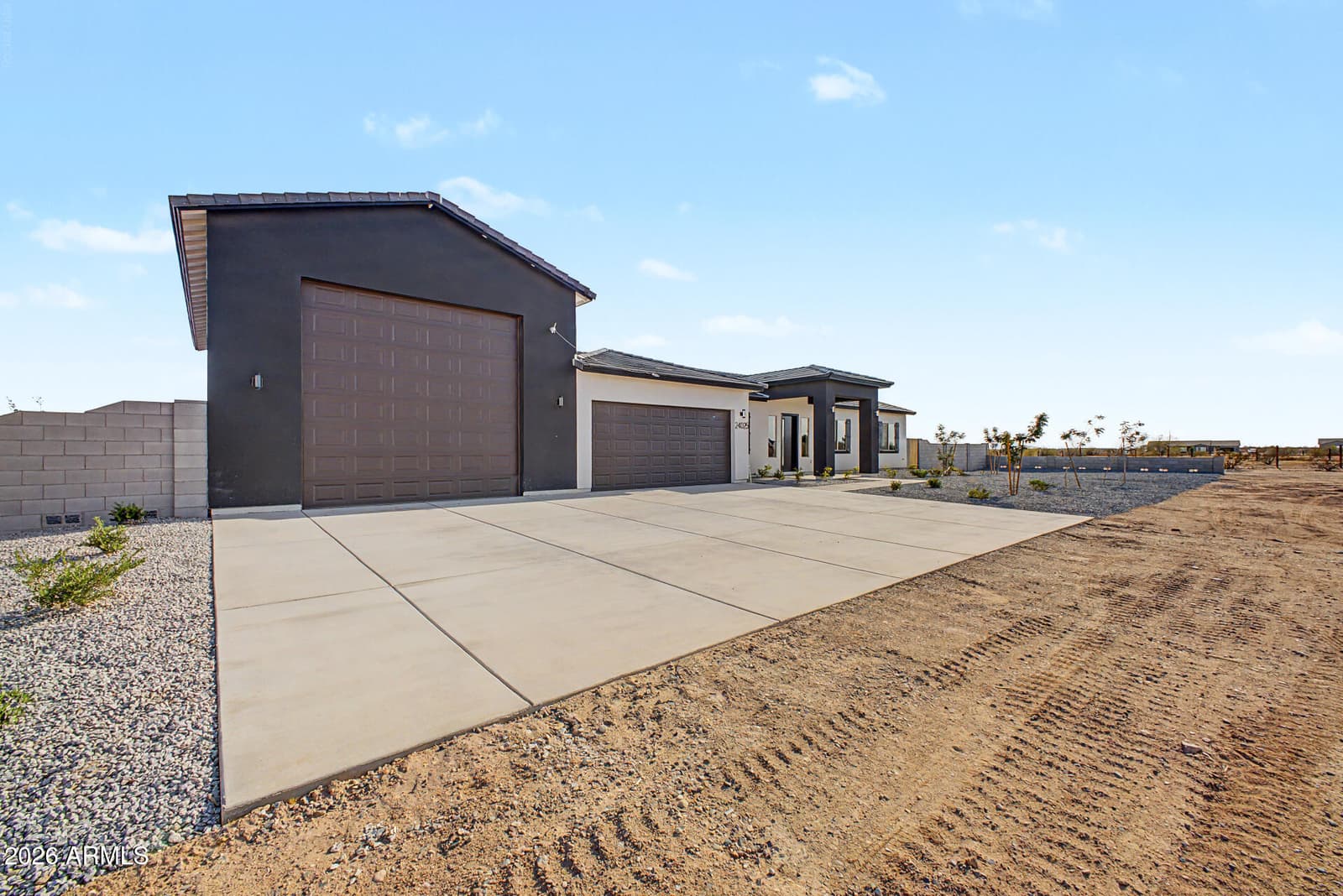 24025 W Beacon Lane, Wittmann, AZ 85361 — photo 11 of 63