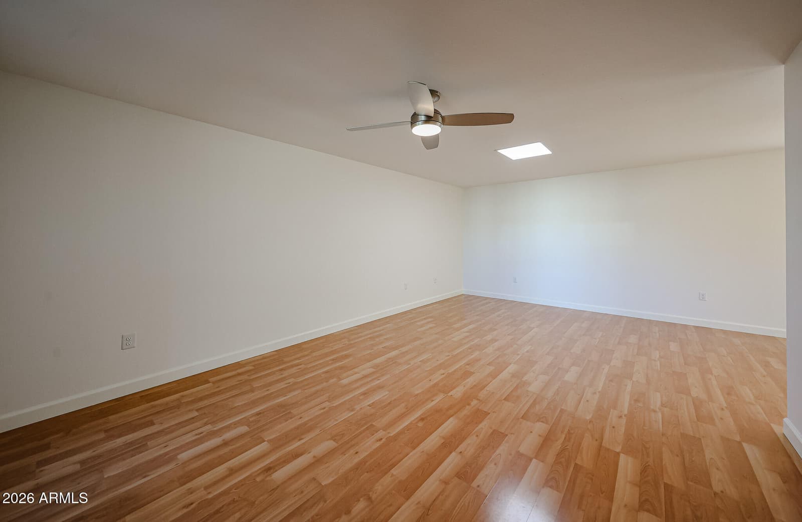 10833 W Santa Fe Drive, Sun City, AZ 85351 — photo 7 of 34