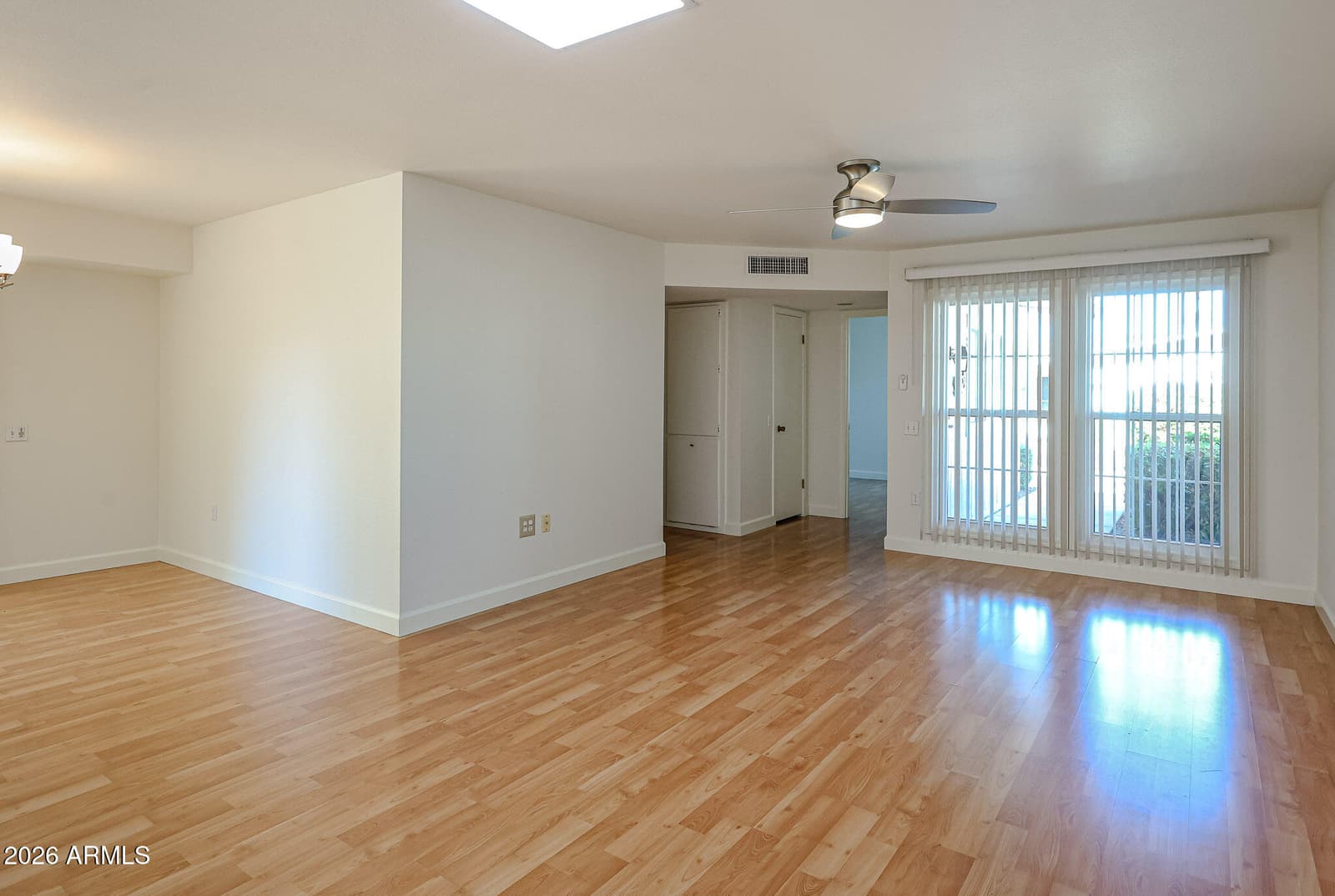 10833 W Santa Fe Drive, Sun City, AZ 85351 — photo 6 of 34