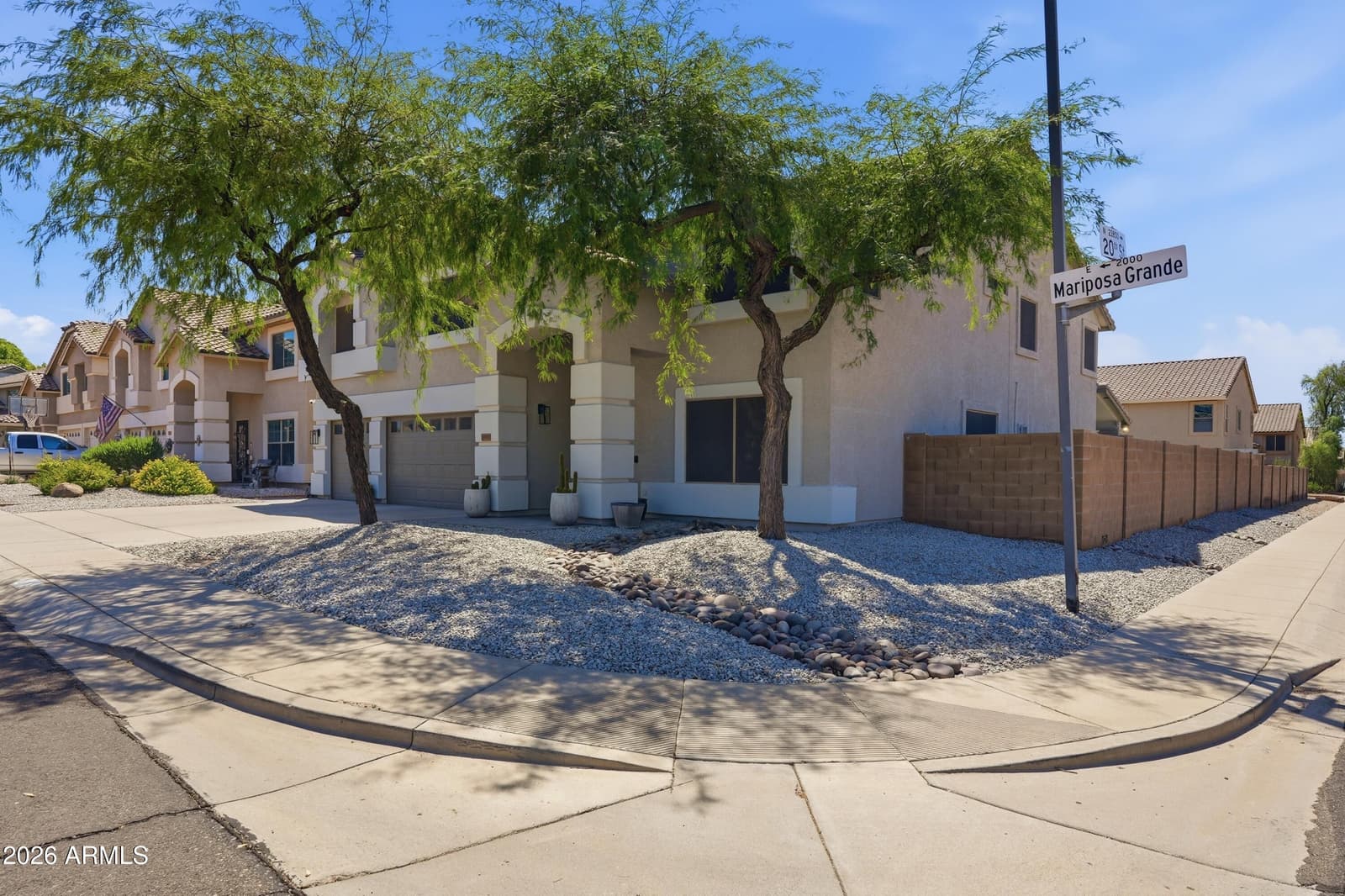 2003 E Mariposa Grande Avenue, Phoenix, AZ 85024 — photo 4 of 57