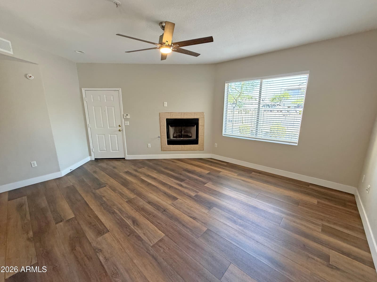 2929 W Yorkshire Drive 1122, Phoenix, AZ 85027 — photo 5 of 28
