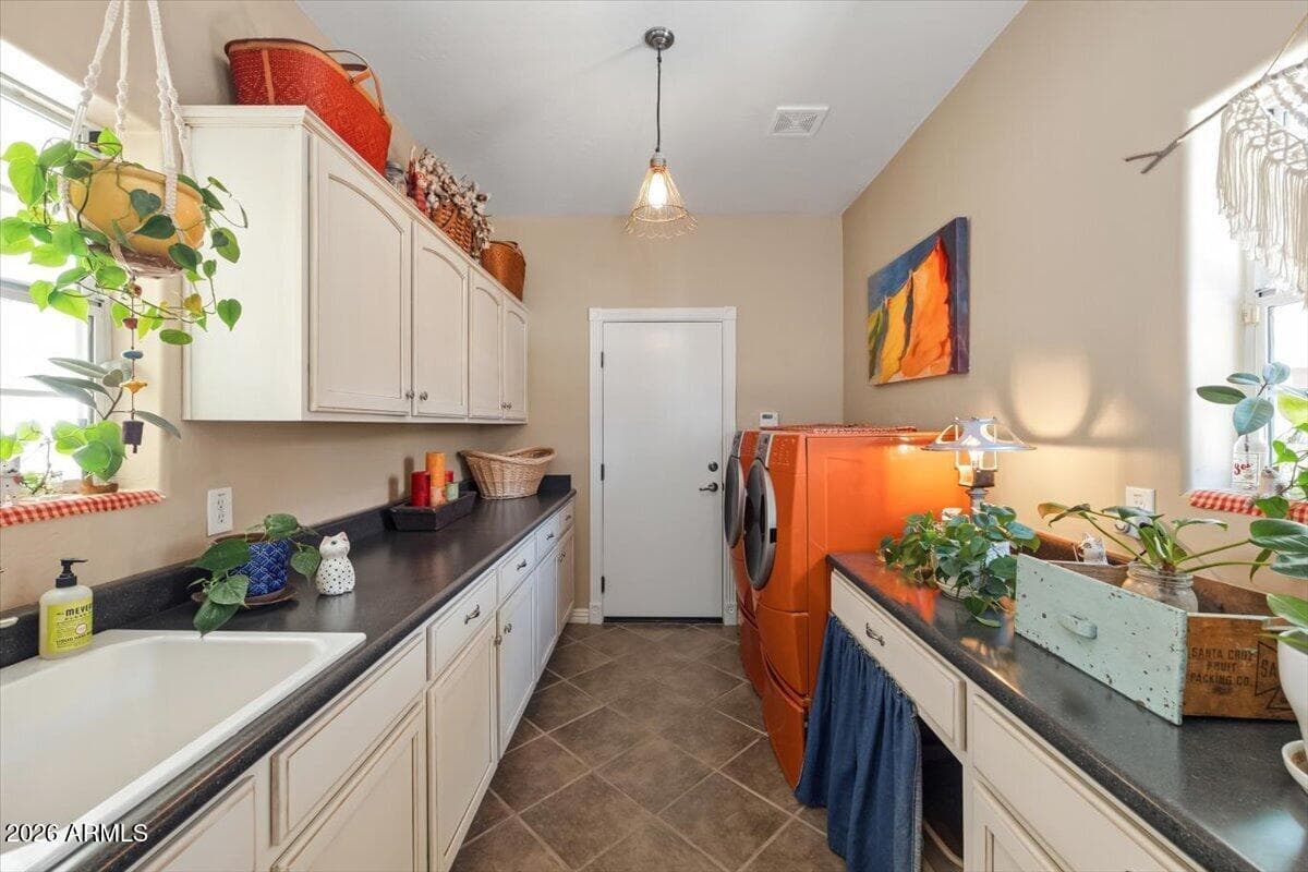 1386 S Pecan Street, Gilbert, AZ 85296 — photo 16 of 40