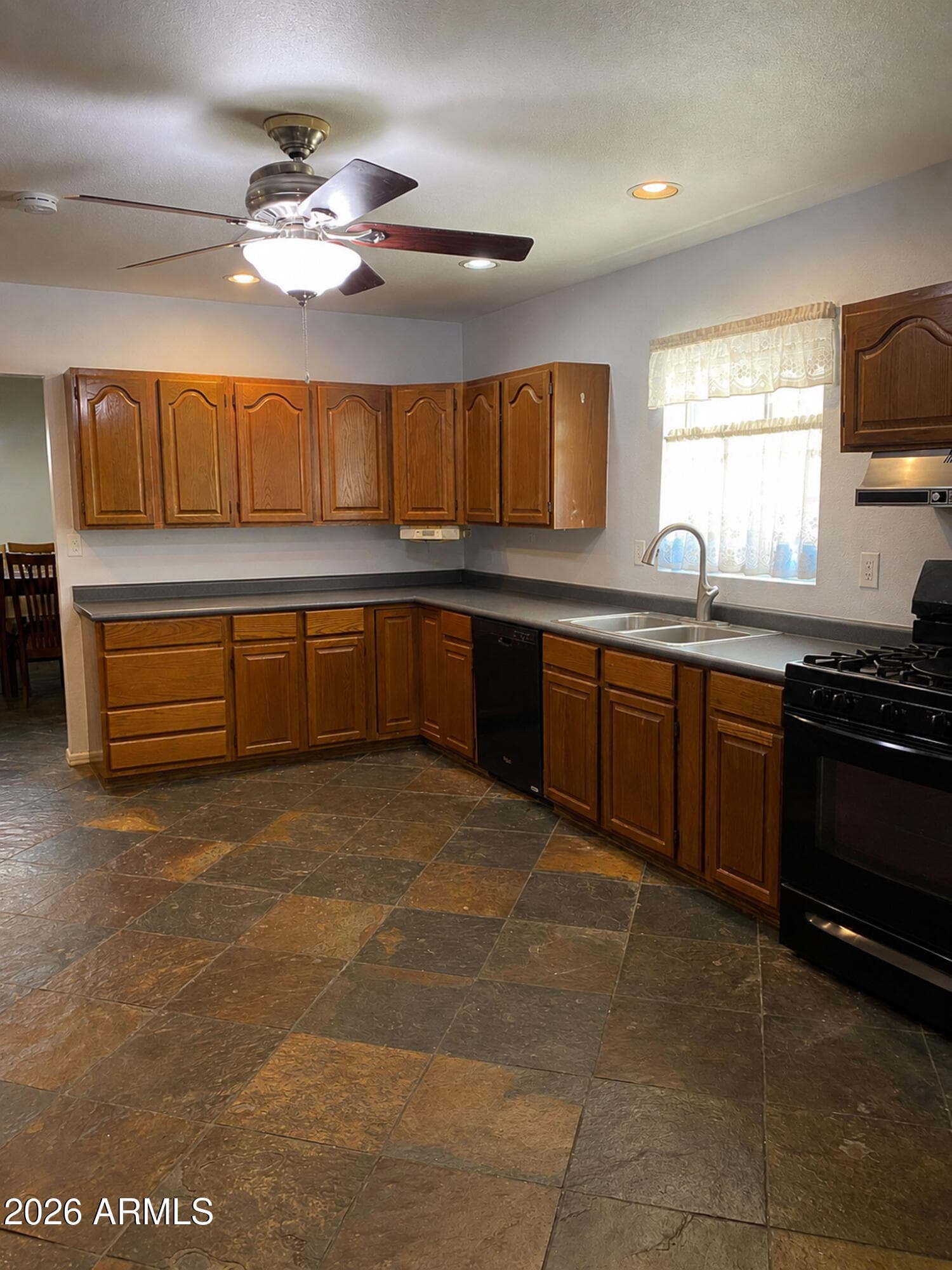 210 W Victoria Circle, Kearny, AZ 85137 — photo 4 of 8
