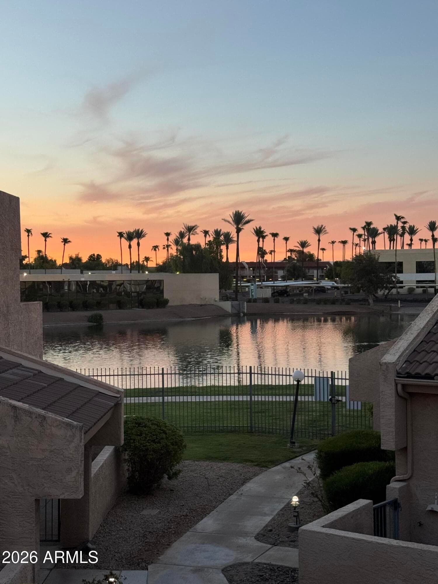 10828 N Biltmore Drive 154, Phoenix, AZ 85029 — photo 2 of 10