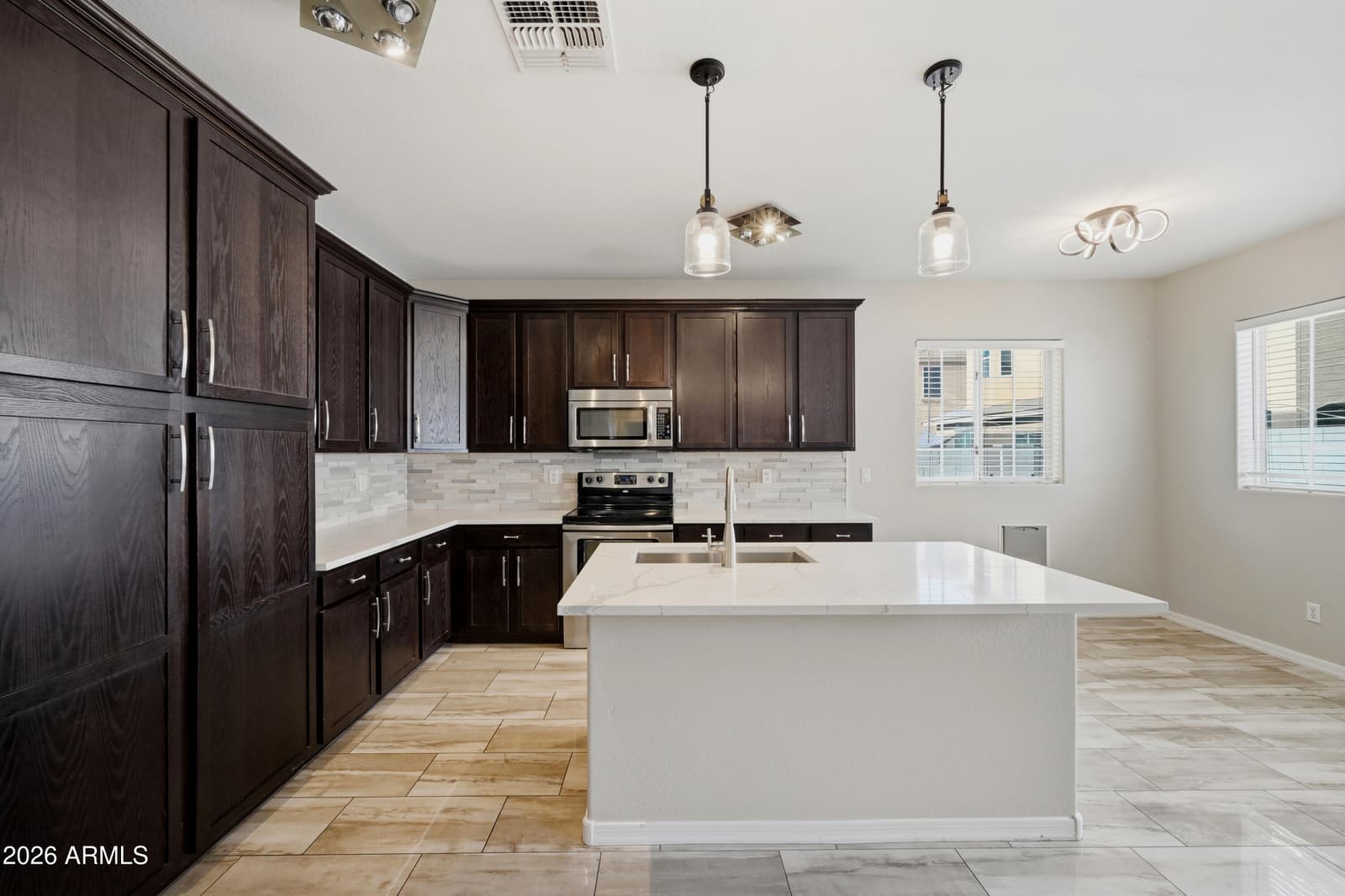 7505 S 27th Way, Phoenix, AZ 85042 — photo 10 of 37
