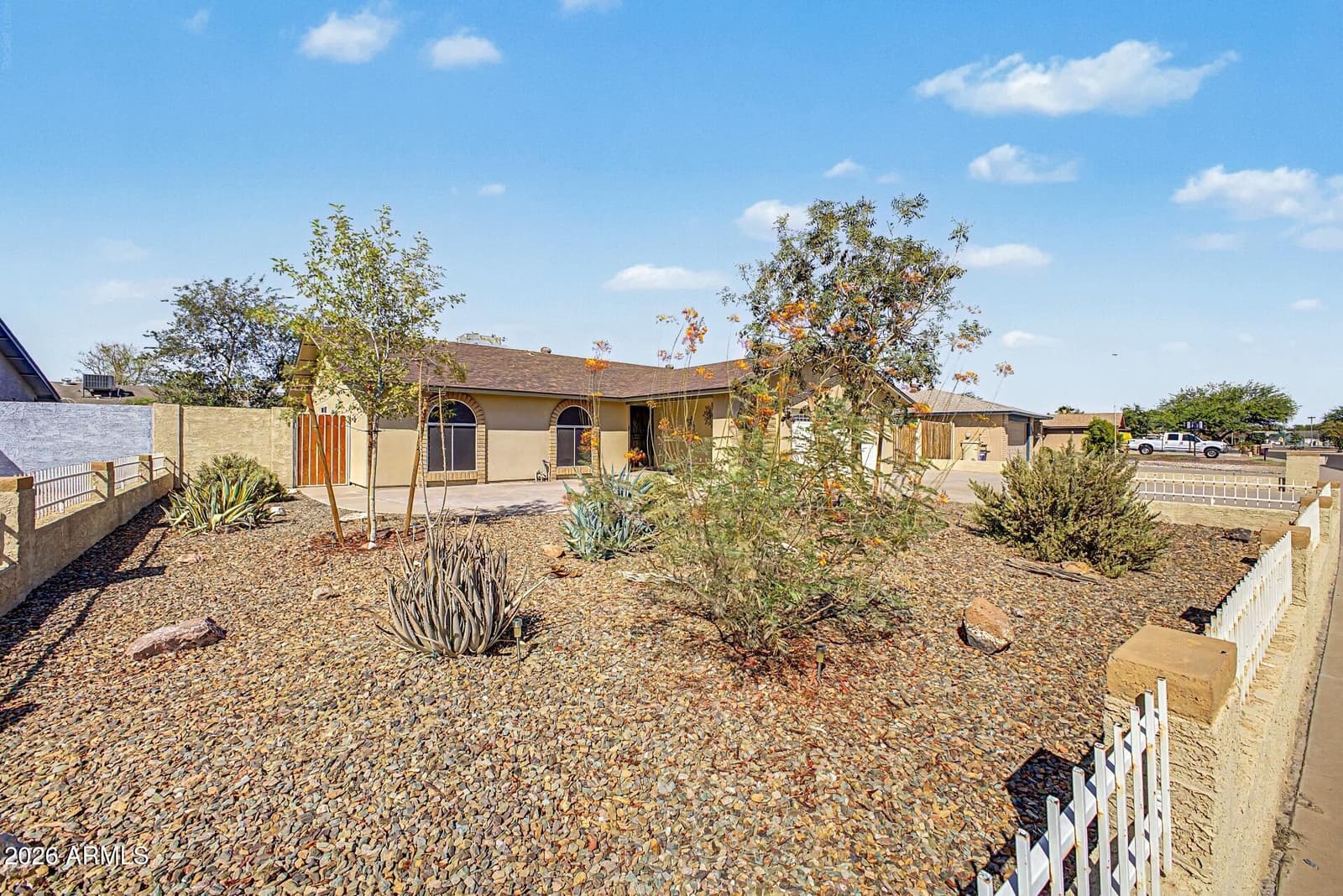 7208 W Sunnyslope Lane, Peoria, AZ 85345 — photo 5 of 36