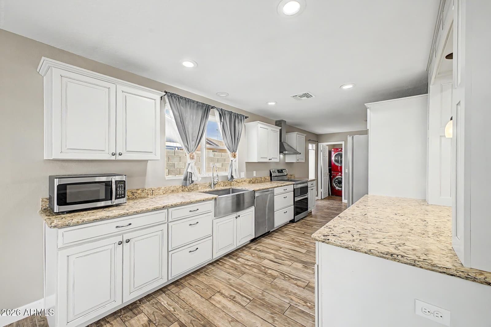 7208 W Sunnyslope Lane, Peoria, AZ 85345 — photo 13 of 36