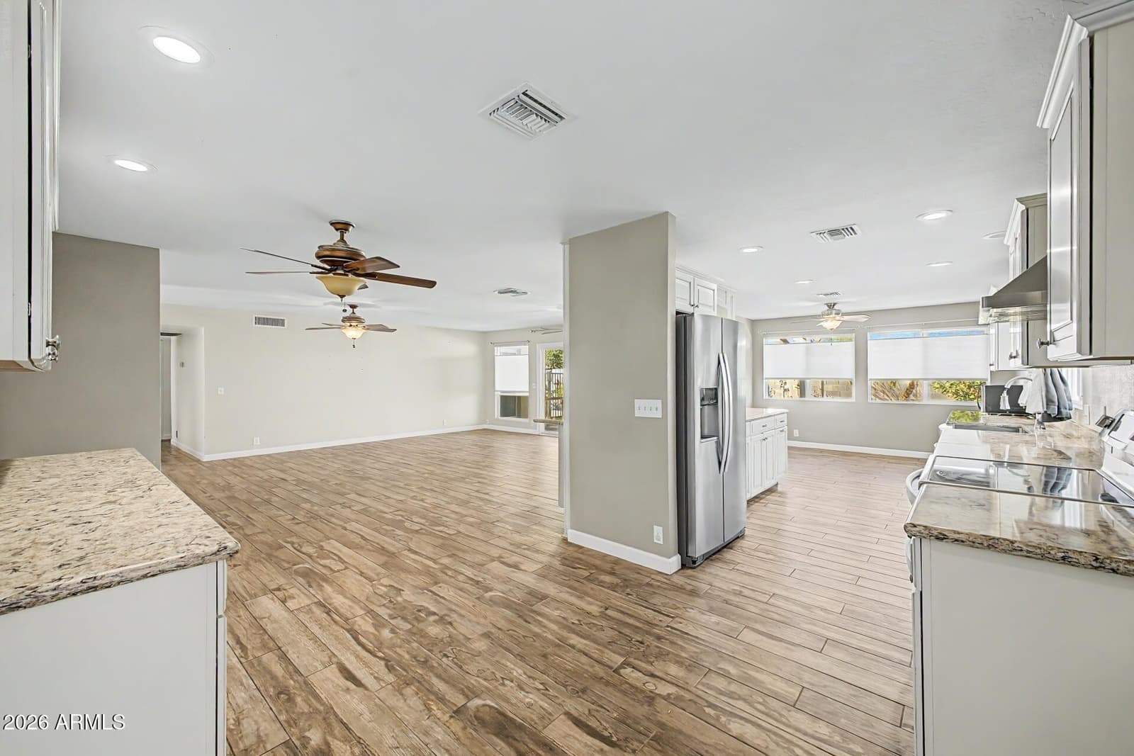 7208 W Sunnyslope Lane, Peoria, AZ 85345 — photo 14 of 36