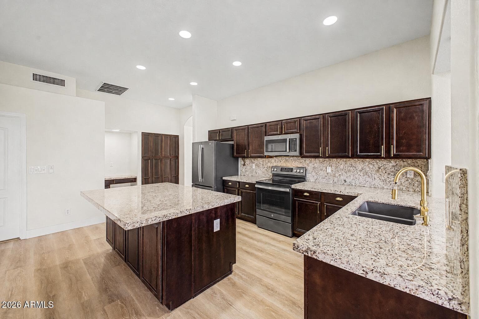 191 N Acacia Drive, Gilbert, AZ 85233 — photo 15 of 54
