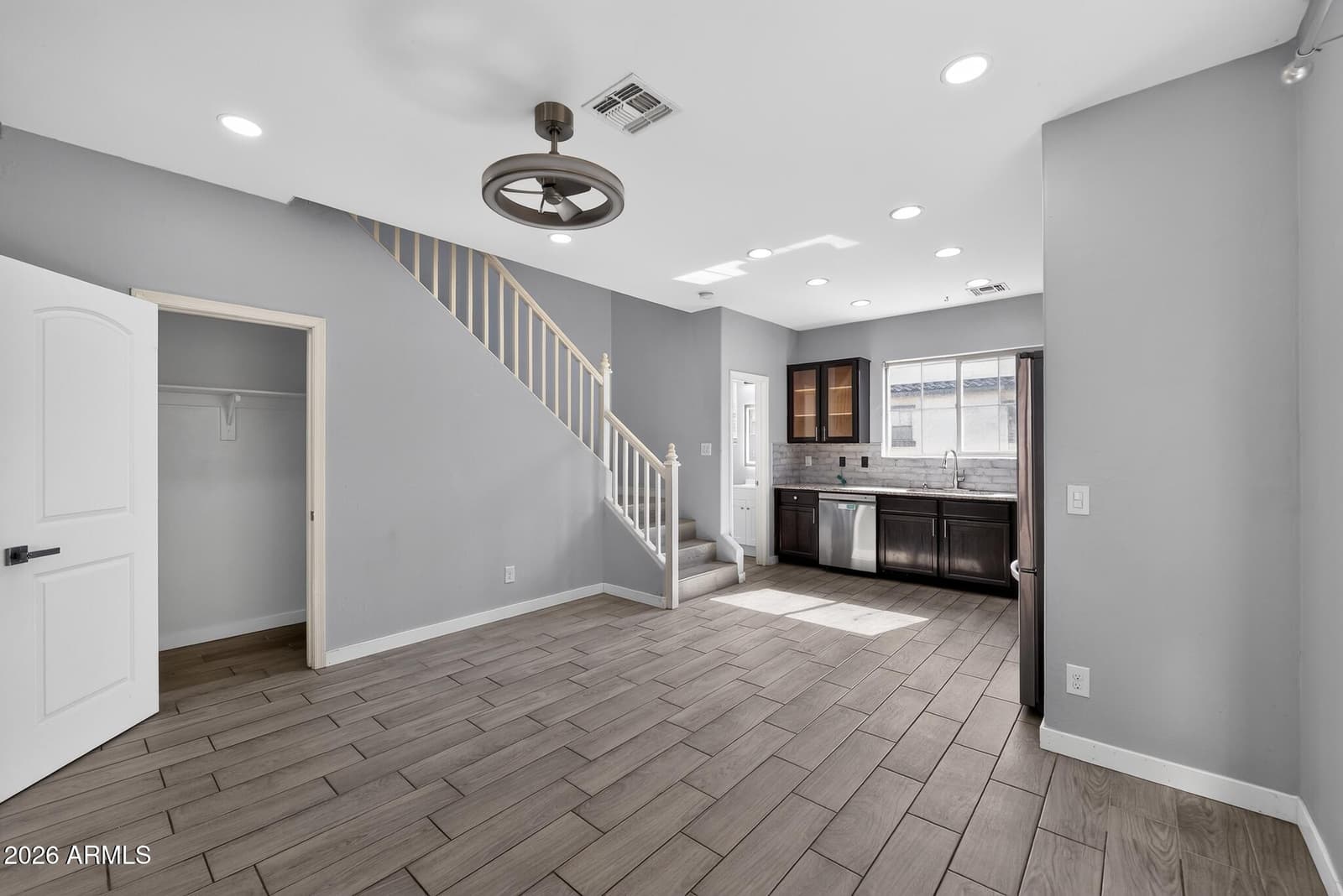 2015 N 77th Lane, Phoenix, AZ 85035 — photo 8 of 27