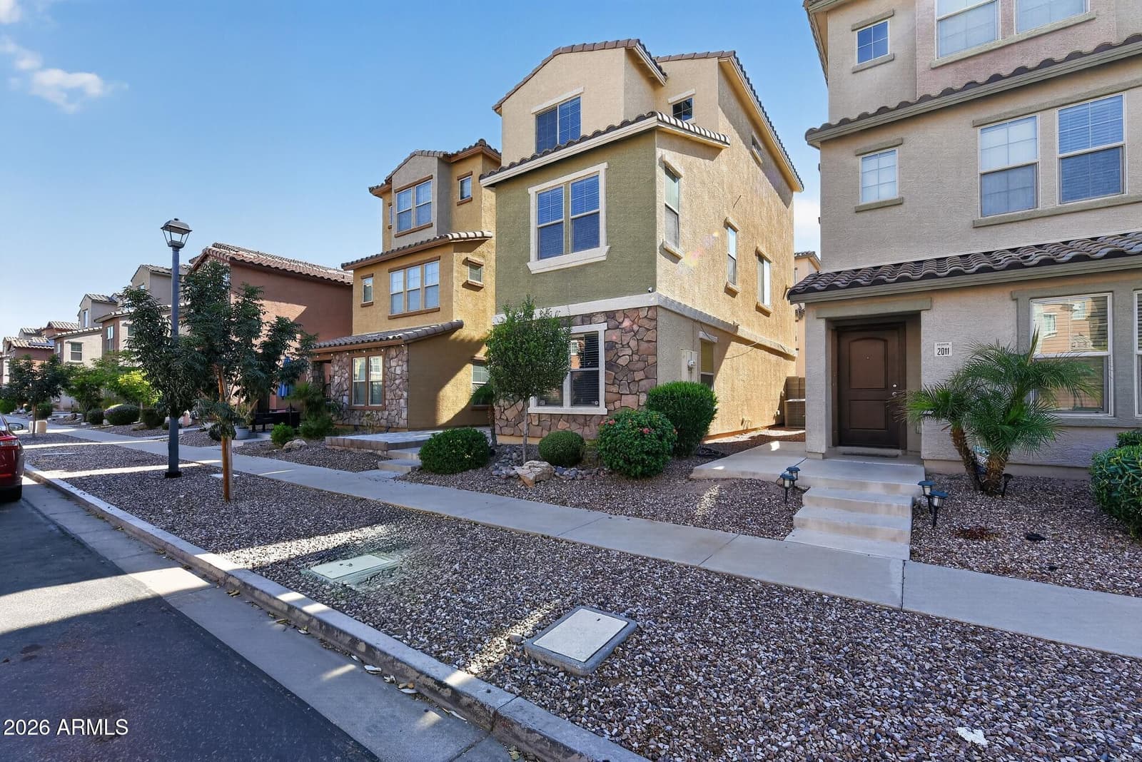 2015 N 77th Lane, Phoenix, AZ 85035 — photo 1 of 27