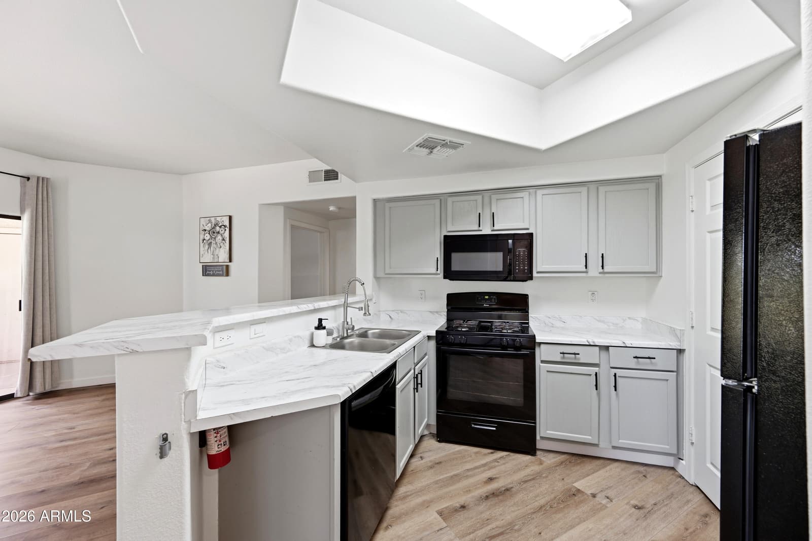 10030 W Indian School Road 255, Phoenix, AZ 85037 — photo 10 of 34