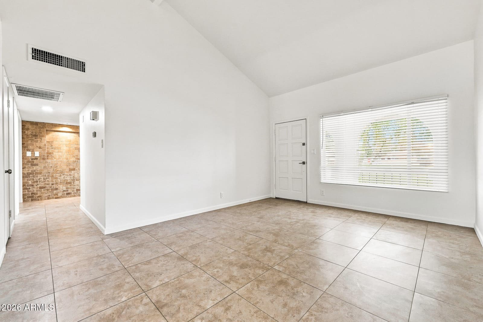 1041 W Kilarea Avenue, Mesa, AZ 85210 — photo 4 of 39