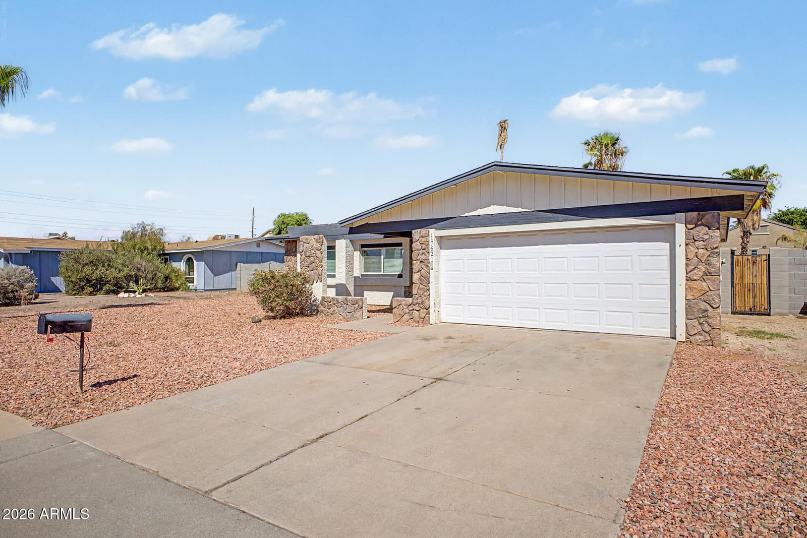 17621 N 18th Drive, Phoenix, AZ 85023 — photo 4 of 37
