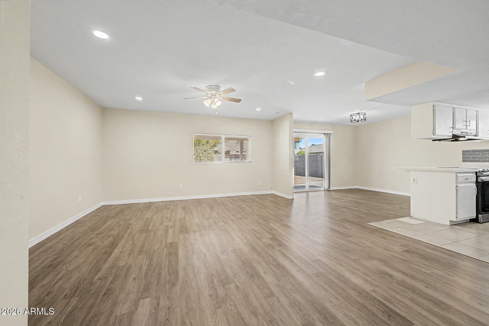 17621 N 18th Drive, Phoenix, AZ 85023 — photo 7 of 37