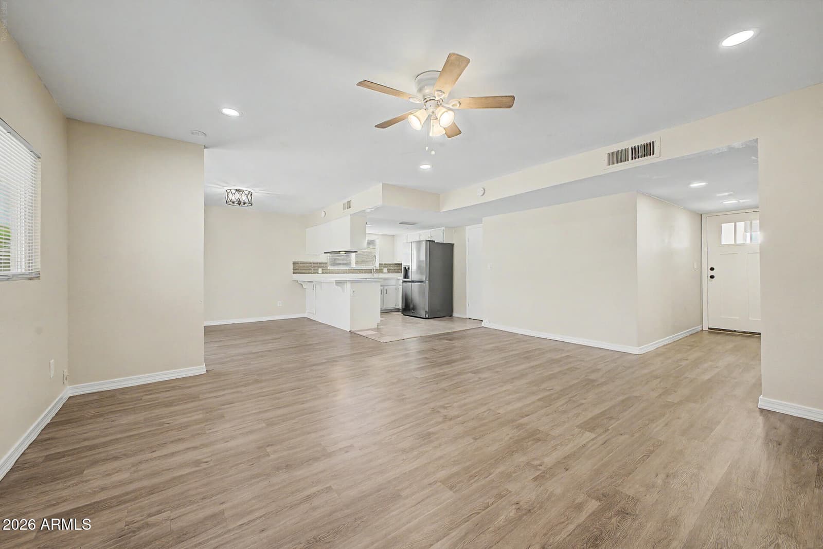 17621 N 18th Drive, Phoenix, AZ 85023 — photo 8 of 37