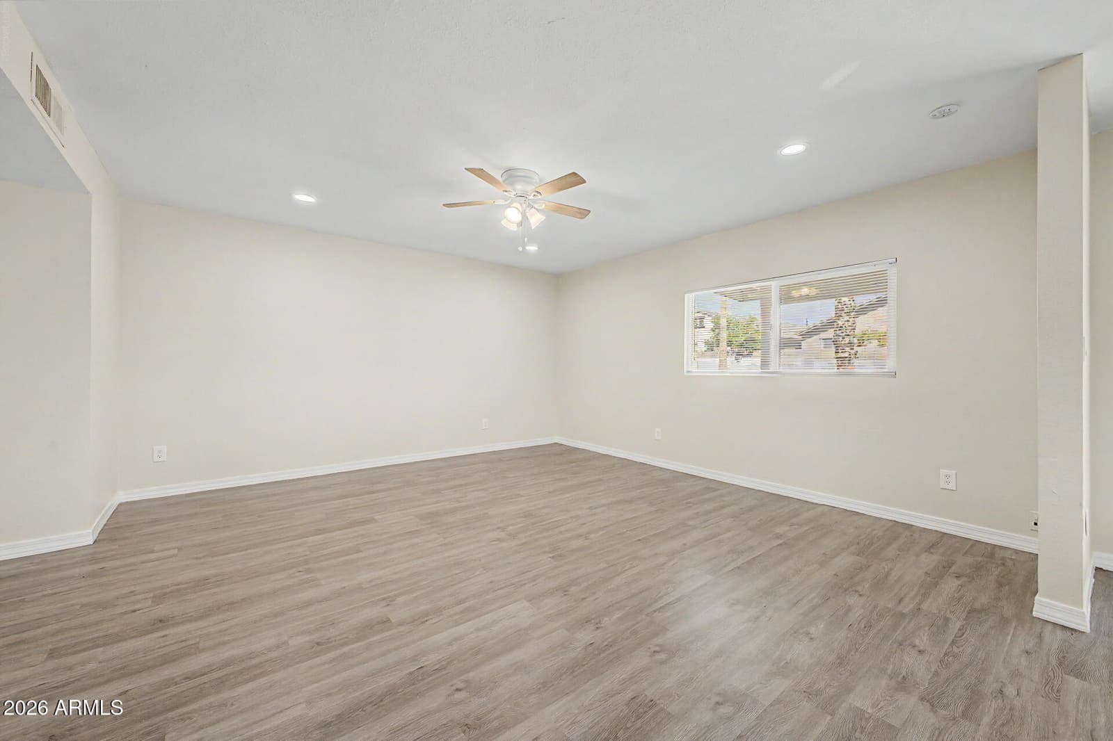 17621 N 18th Drive, Phoenix, AZ 85023 — photo 9 of 37
