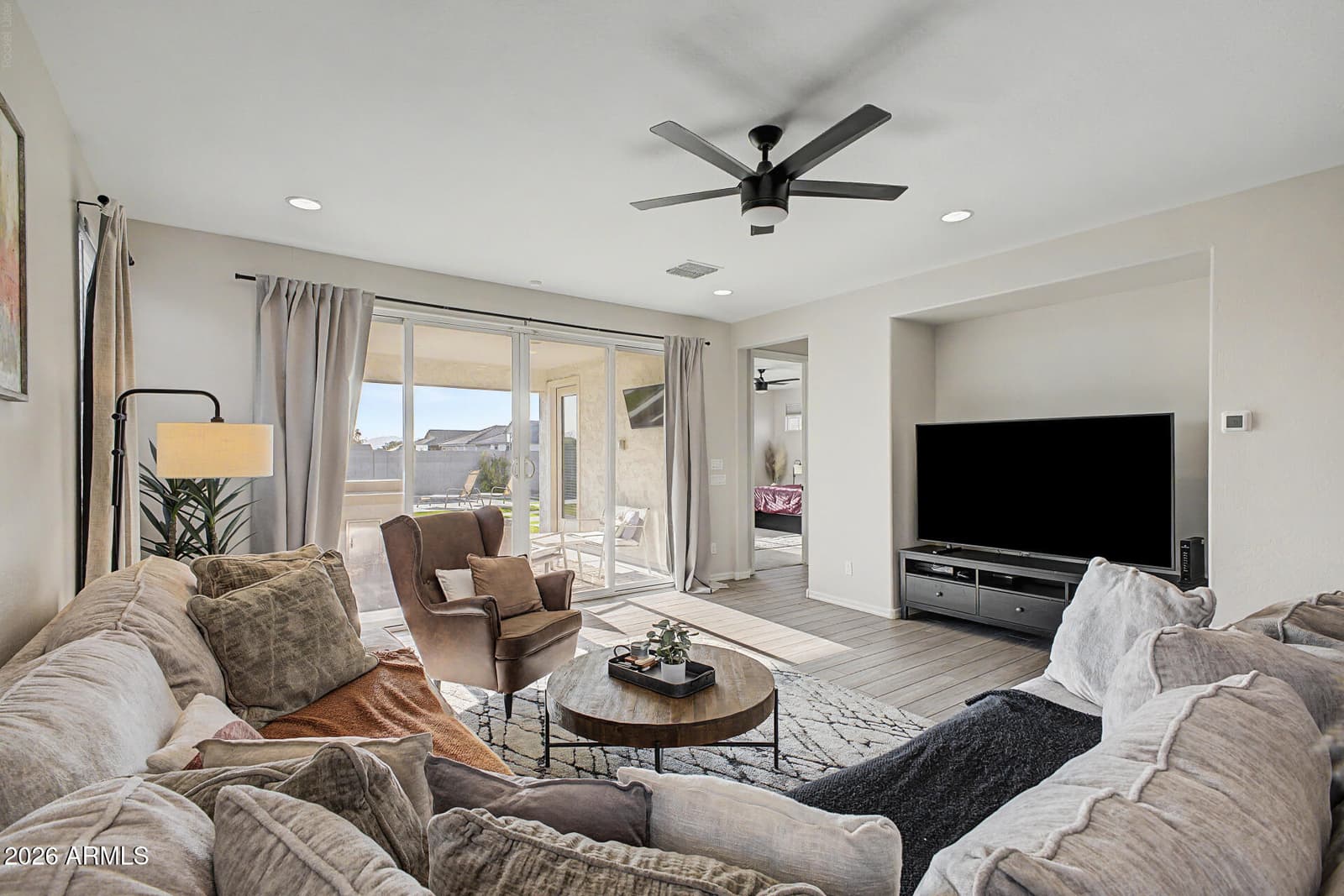 5060 N 84th Drive, Glendale, AZ 85305 — photo 11 of 42