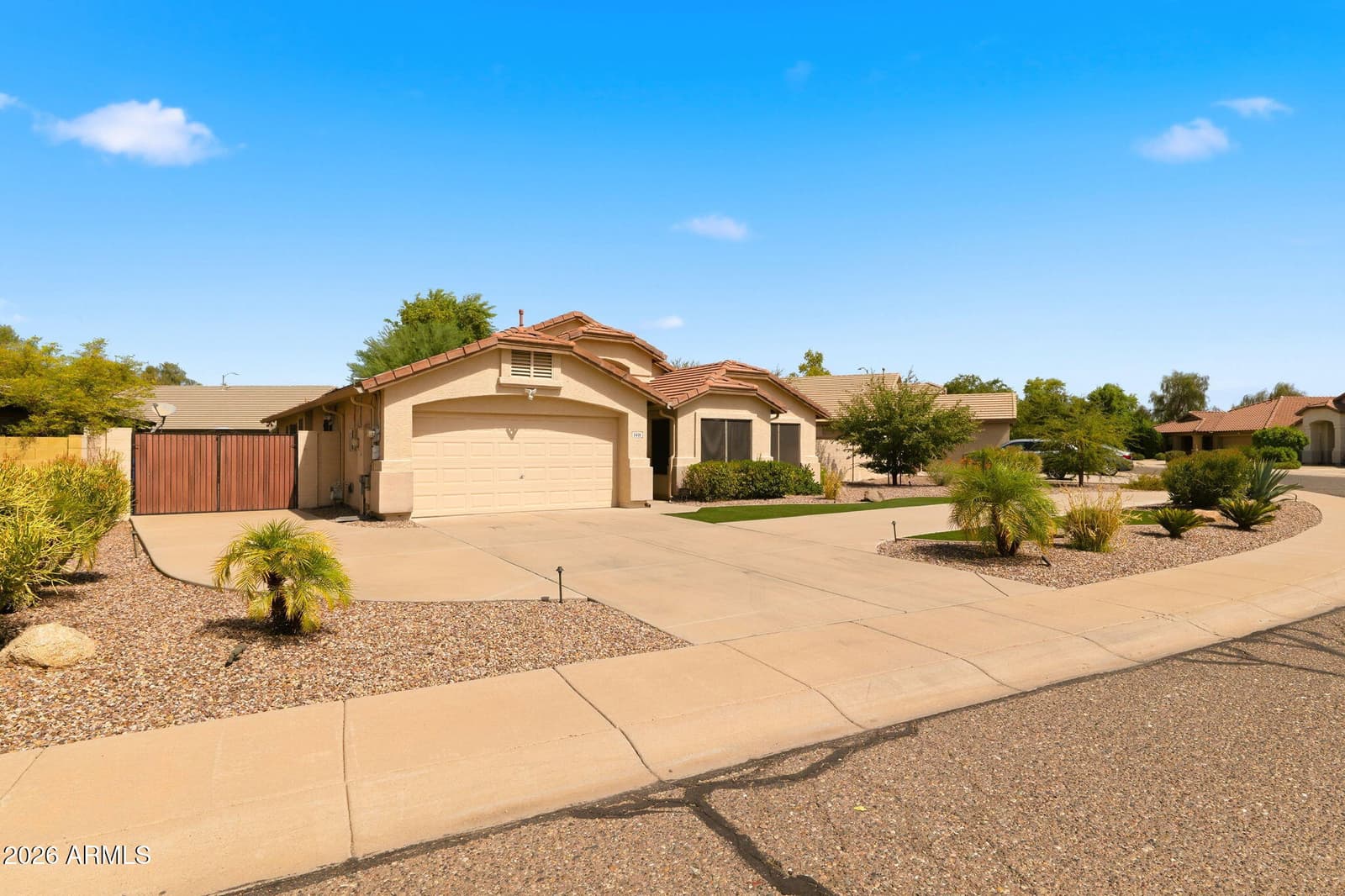 3416 W Patrick Lane, Phoenix, AZ 85027 — photo 3 of 61