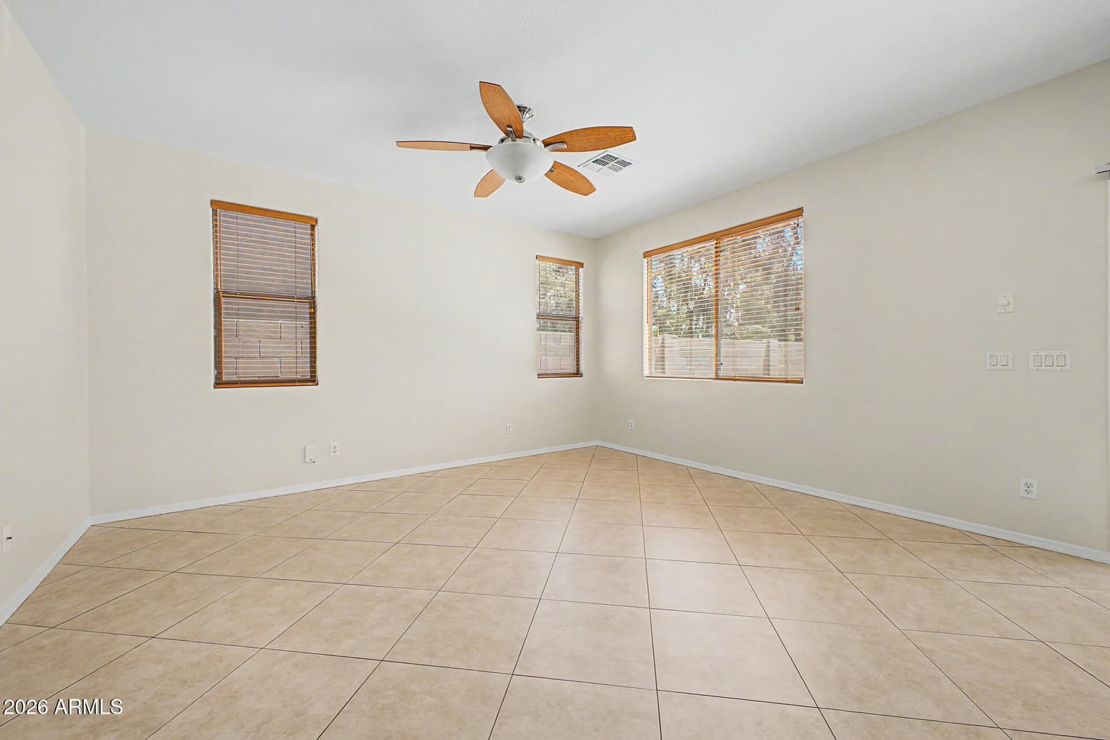 17243 W Lundberg Street, Surprise, AZ 85388 — photo 8 of 32