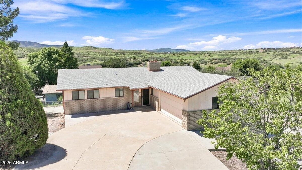 606 N Cochise Drive, Dewey, AZ 86327 — photo 1 of 35