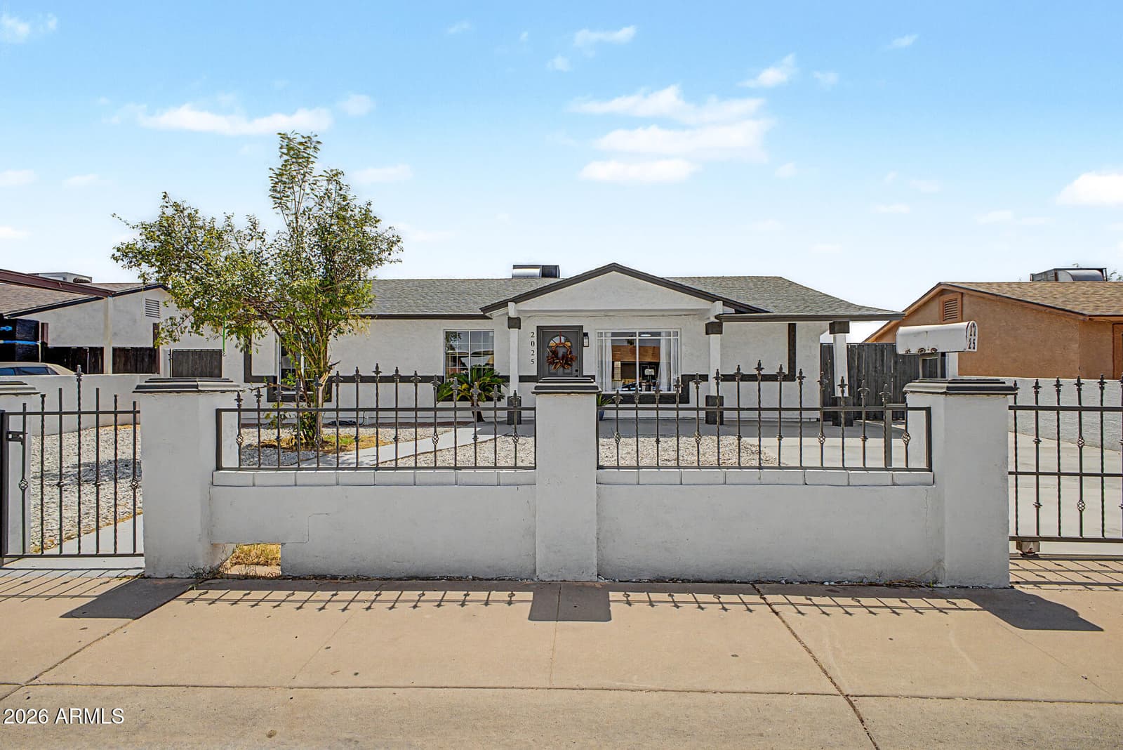 2025 W Mobile Lane, Phoenix, AZ 85041 — photo 3 of 37