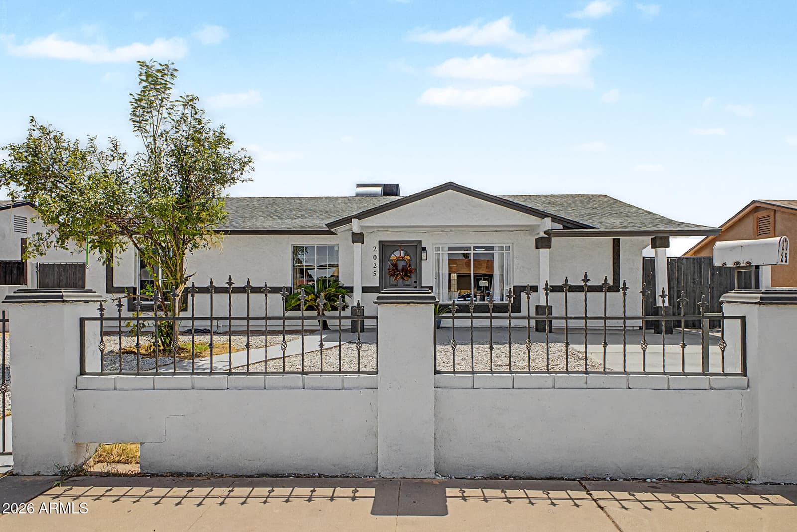 2025 W Mobile Lane, Phoenix, AZ 85041 — photo 4 of 37