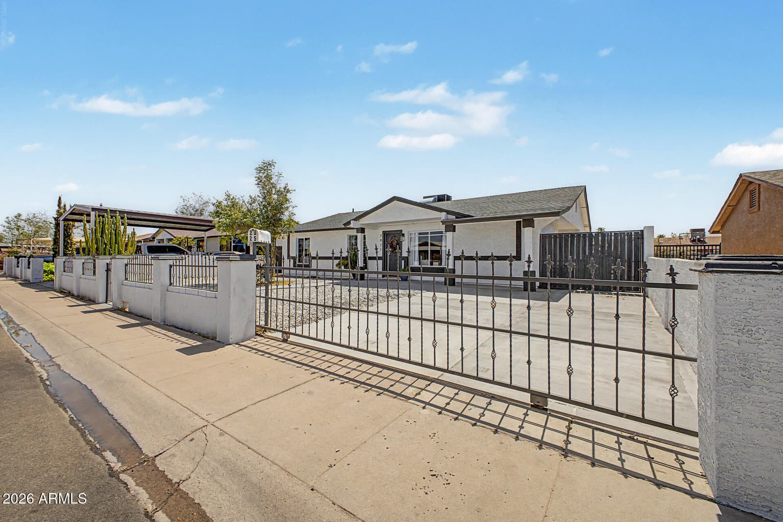 2025 W Mobile Lane, Phoenix, AZ 85041 — photo 5 of 37