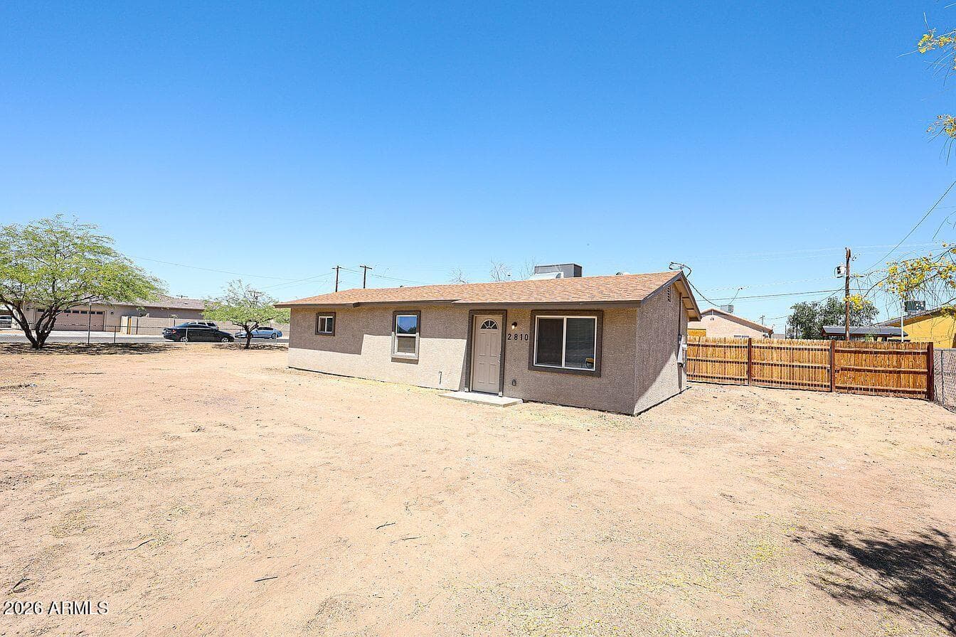 2810 E Roeser Road, Phoenix, AZ 85040 — photo 1 of 18