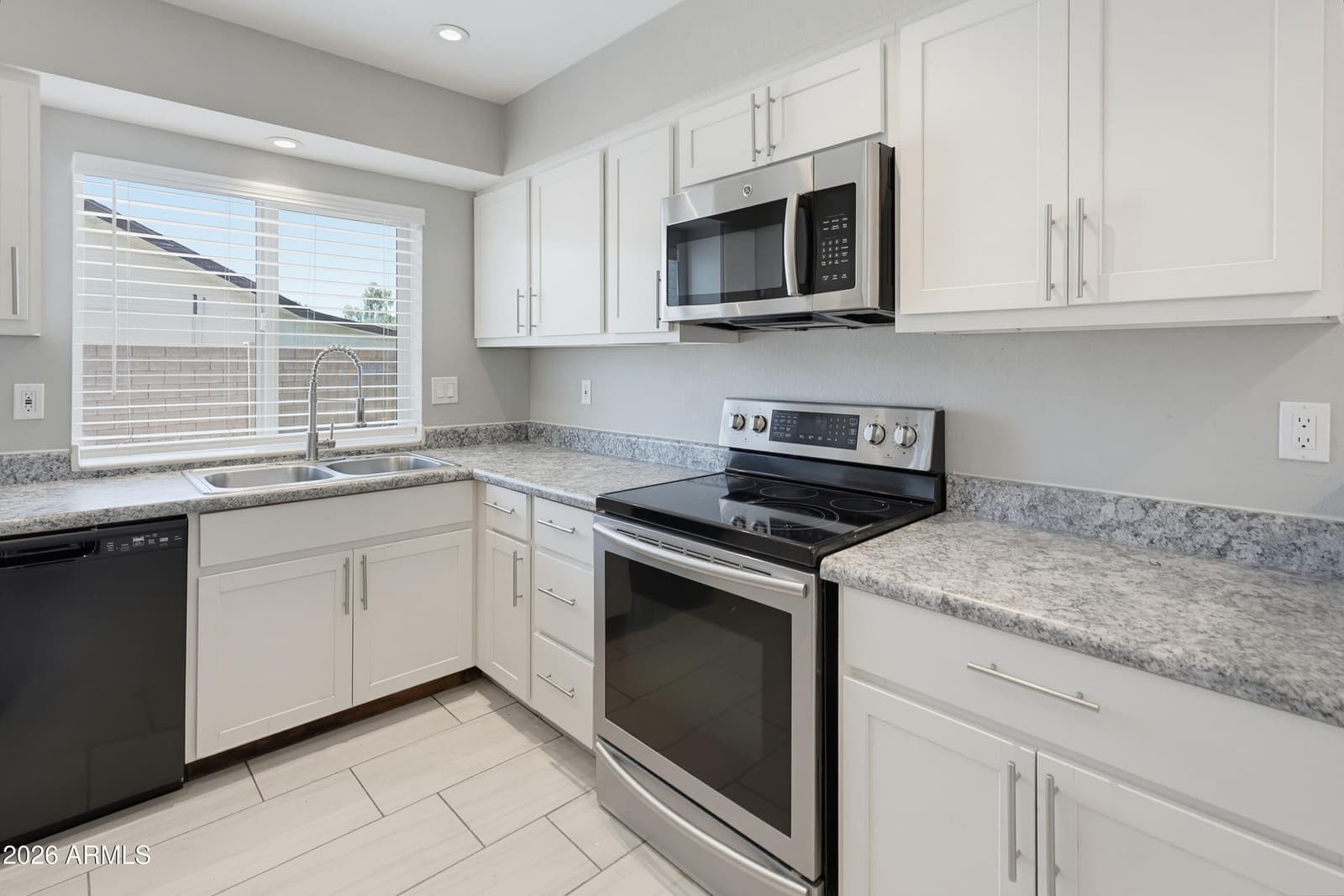 6620 W Mercer Lane, Glendale, AZ 85304 — photo 14 of 51