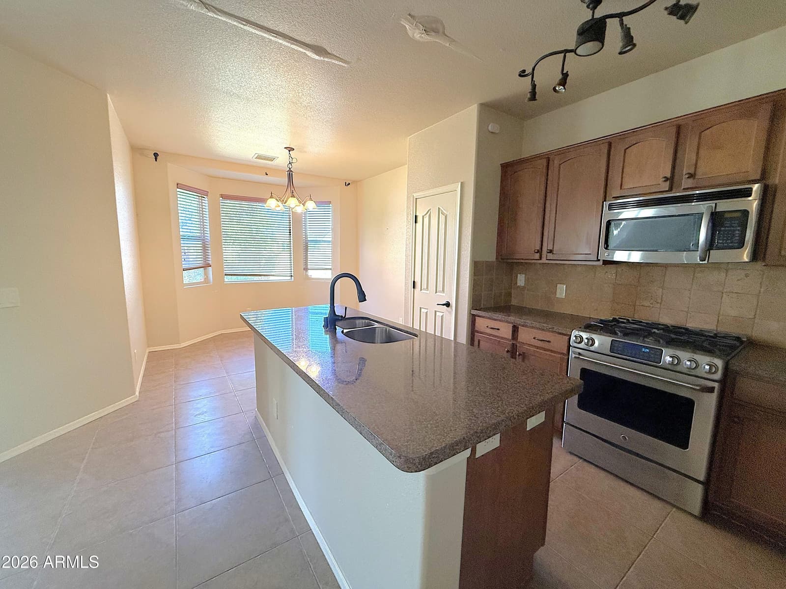 548 Temple Drive, Sierra Vista, AZ 85635 — photo 3 of 20