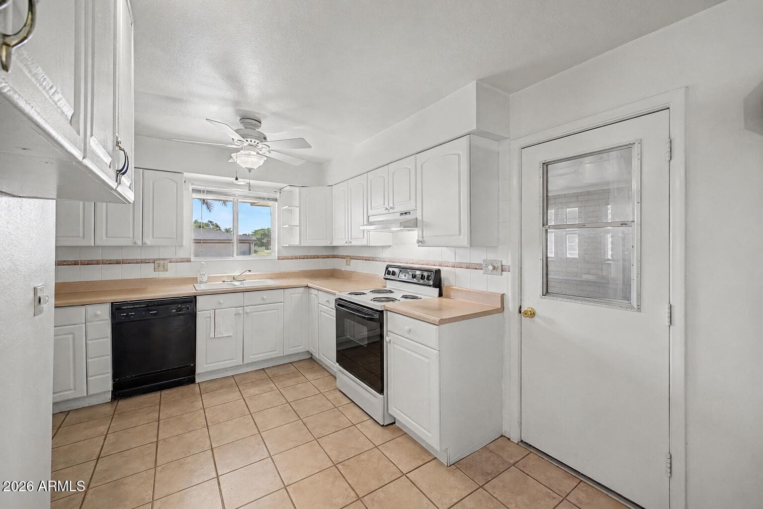 6114 E Des Moines Street, Mesa, AZ 85205 — photo 9 of 39