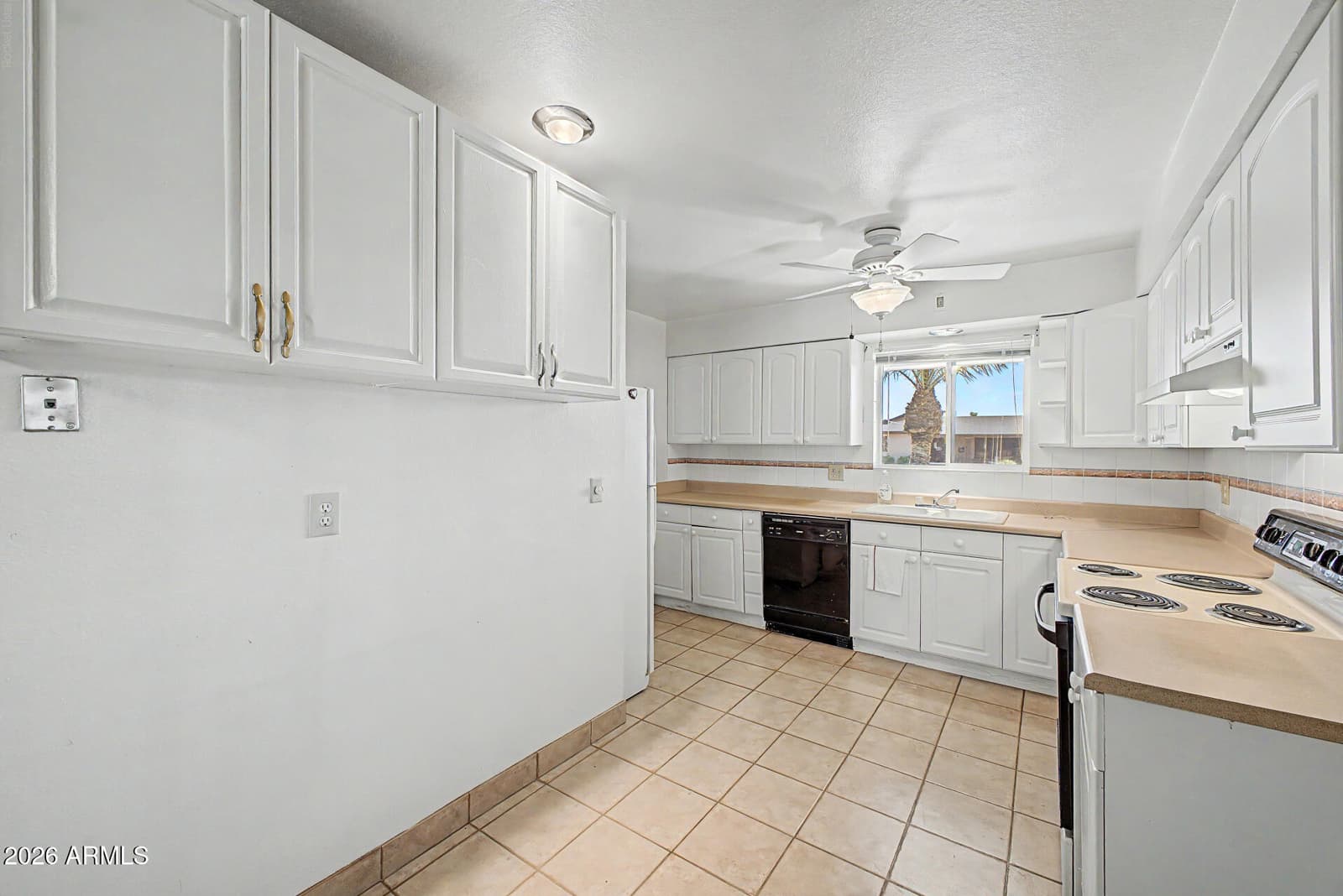 6114 E Des Moines Street, Mesa, AZ 85205 — photo 10 of 39
