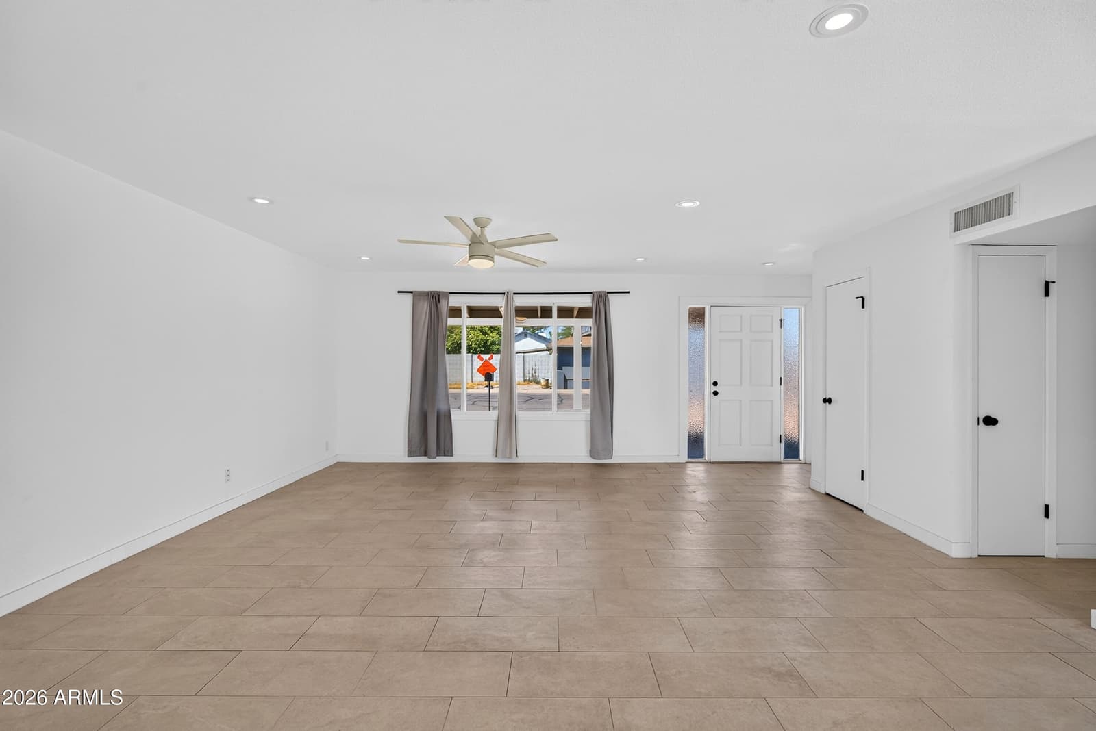 2225 W Topeka Drive, Phoenix, AZ 85027 — photo 10 of 60