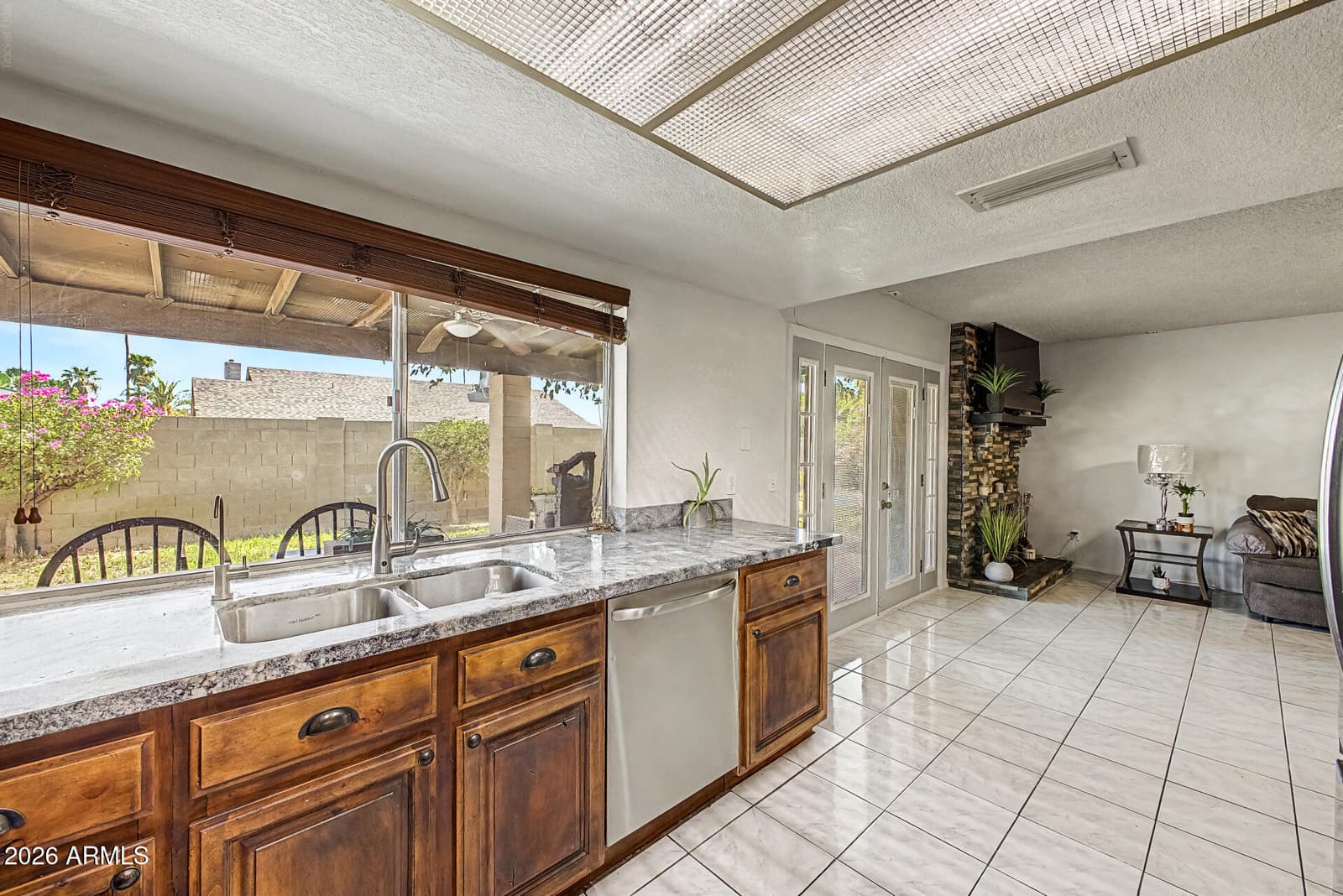 3215 W Paradise Lane, Phoenix, AZ 85053 — photo 6 of 17