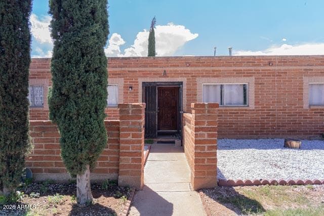 1036 S Chaparral Circle, Sierra Vista, AZ 85635 — photo 4 of 19