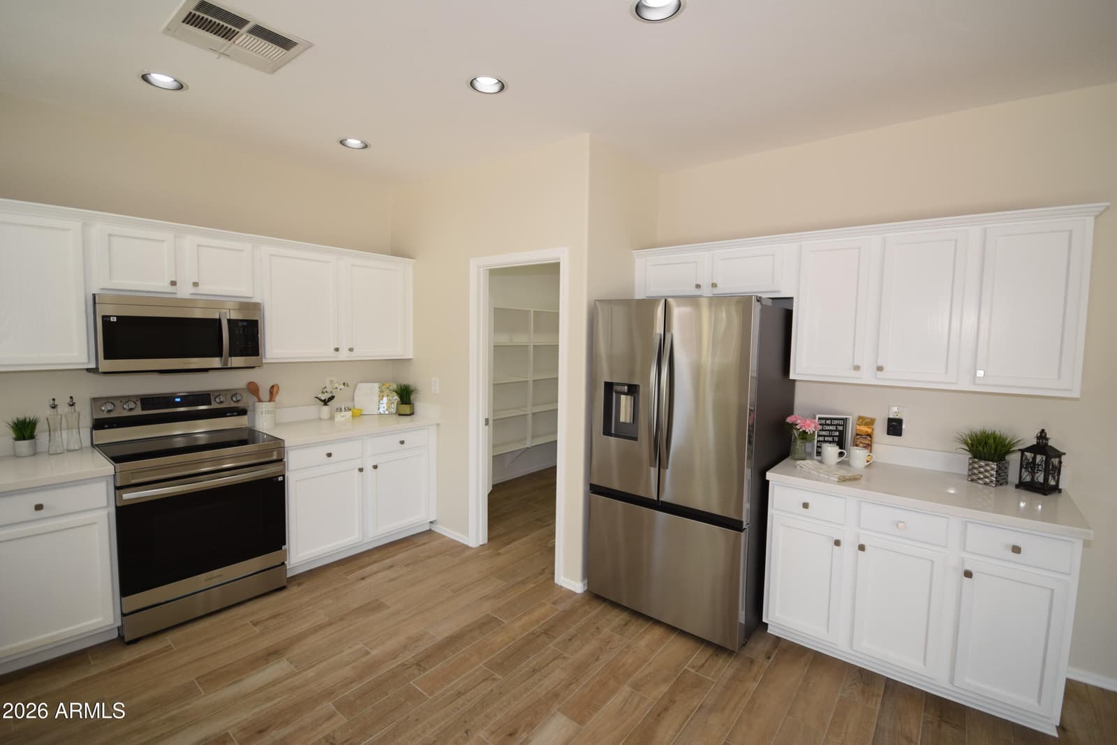 1079 E Country Crossing Way, San Tan Valley, AZ 85143 — photo 12 of 49